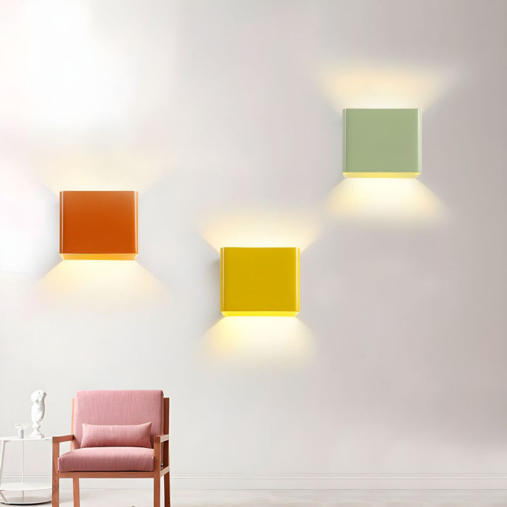 Vanta Wall Light
